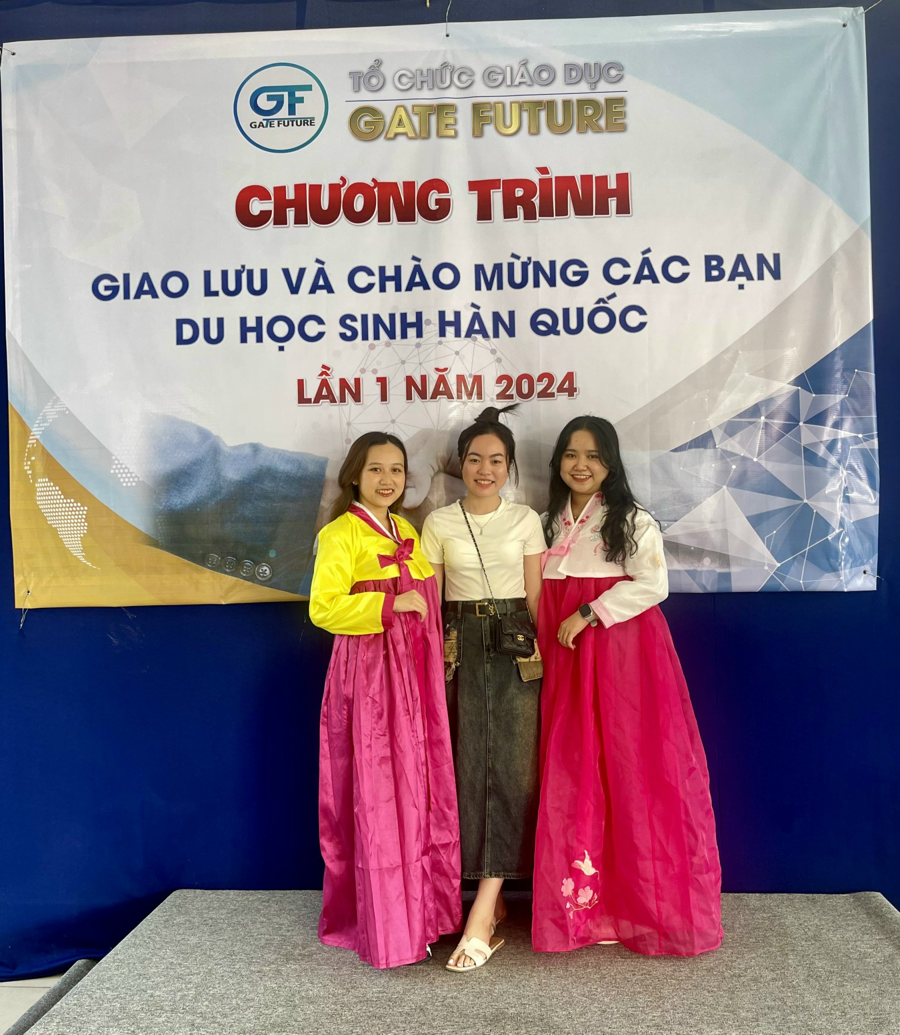 Giao luu 21 Du học sinh Việt Nam mặc hanbok, học tiếng Hàn để du học Hàn Quốc cùng Gate Future