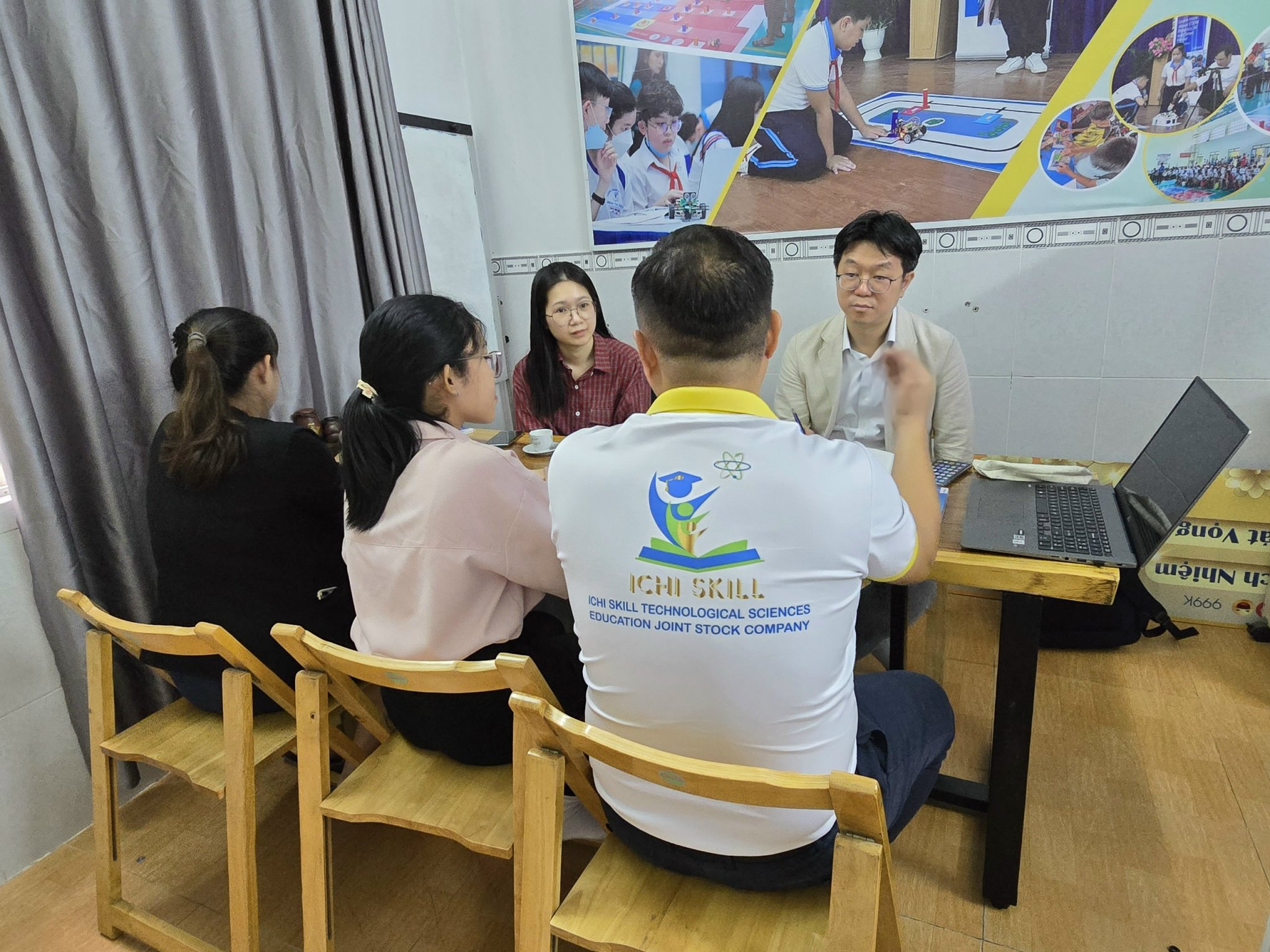 Dai hoc Cheongju 05 Gate Future làm việc với đại diện trường đại học Hàn Quốc để chọn trường cho du học sinh