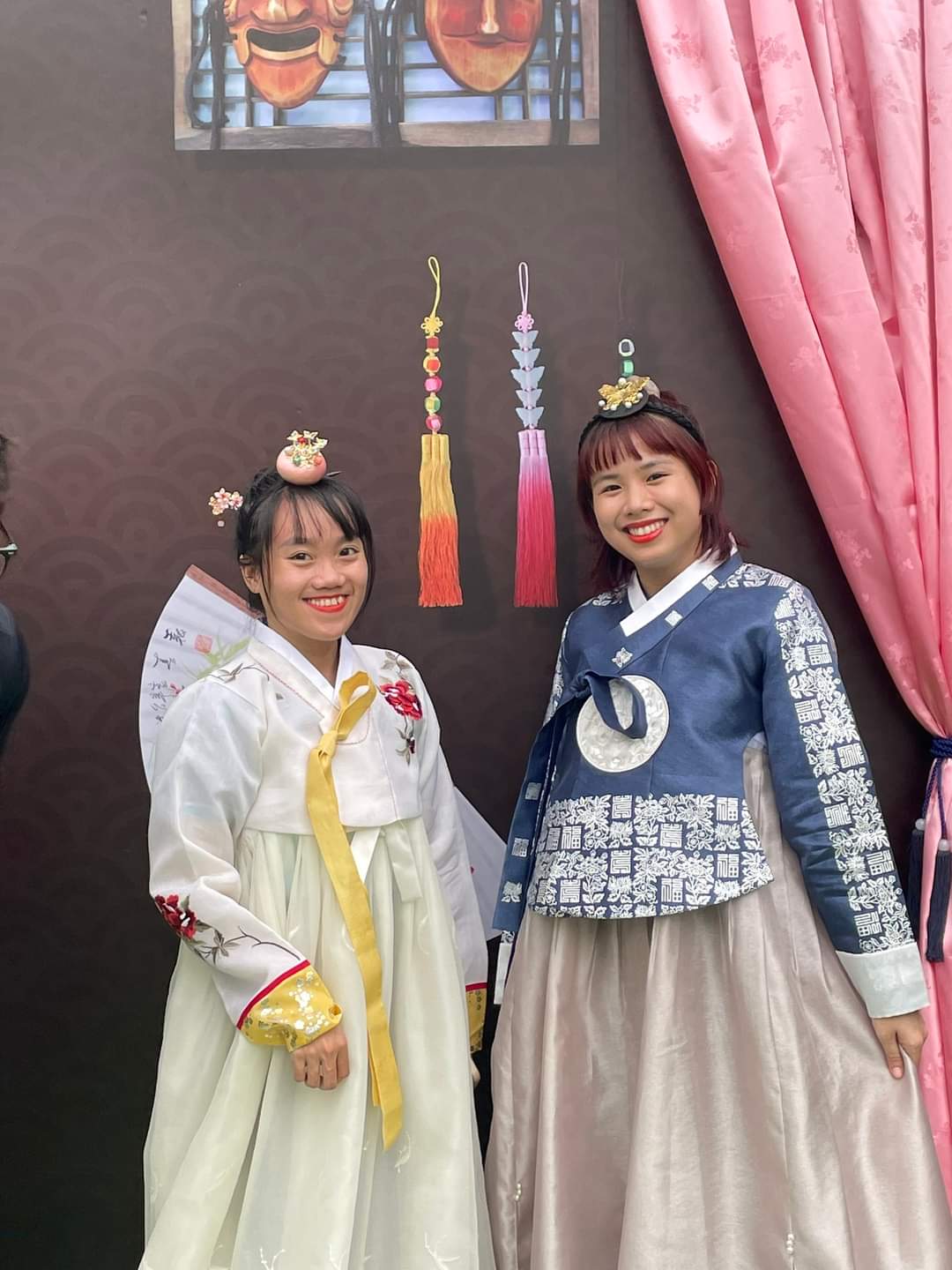 Gyeongsangbuk do 02 Nữ du học sinh Việt Nam mặc hanbok trải nghiệm văn hóa Hàn Quốc cùng Gate Future