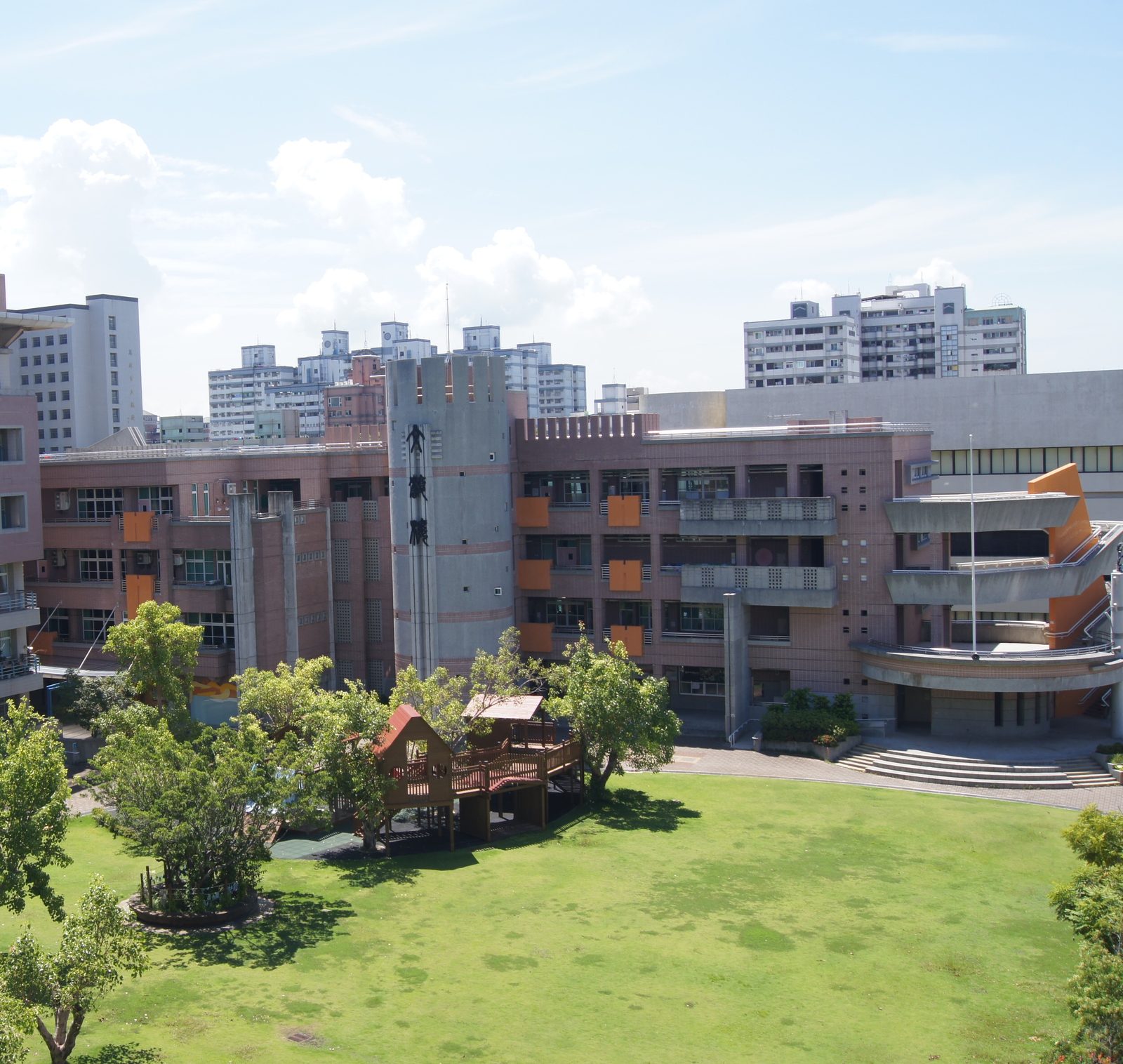 Một góc khuôn viên Đại học Sư phạm Quốc lập Cao Hùng (NKNU) – Du học Đài Loan