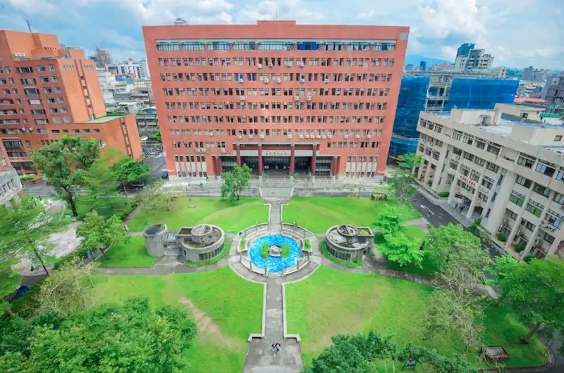dai hoc su pham quoc lap dai loan ntnu 05 Toàn cảnh khuôn viên Đại học Sư phạm Quốc lập Đài Loan (NTNU) – Du học Đài Loan – Đài Loan