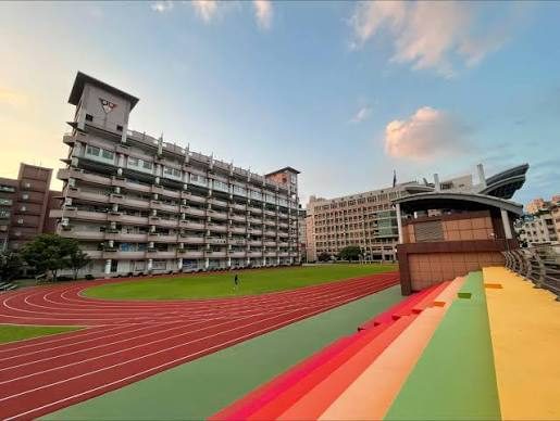 Toà nhà giảng dạy tại Đại Học Công Nghệ Trí Lý (Chihlee University)