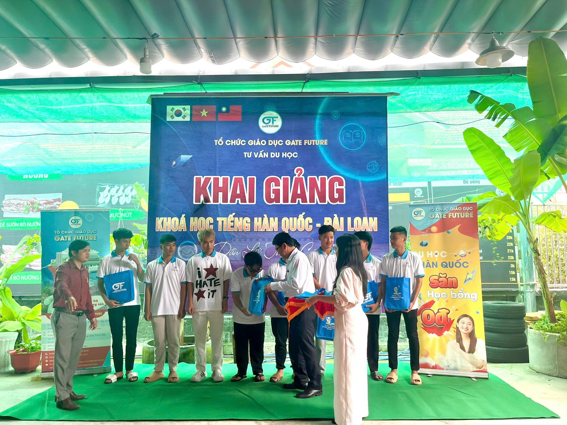 khai giang tieng han quoc 01 Lễ khai giảng khóa tiếng Hàn Quốc của Gate Future - khởi đầu lộ trình du học định cư