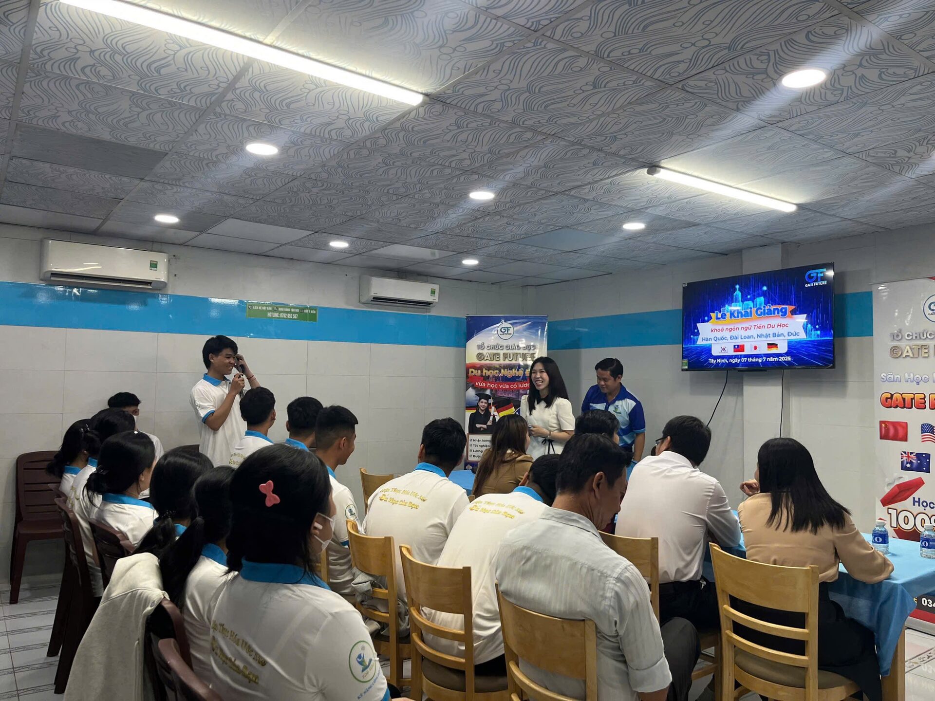 khai giang tieng han quoc 24 Lớp học tiếng Hàn cho học sinh du học cấp 3 tại Gate Future