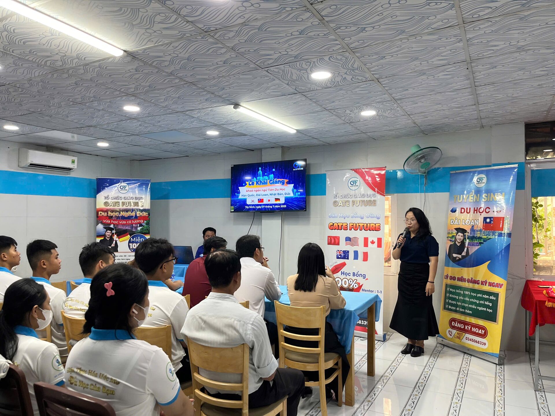 khai giang tieng han quoc 42 Buổi định hướng du học nghề Hàn Quốc D-4-6 tại Gate Future