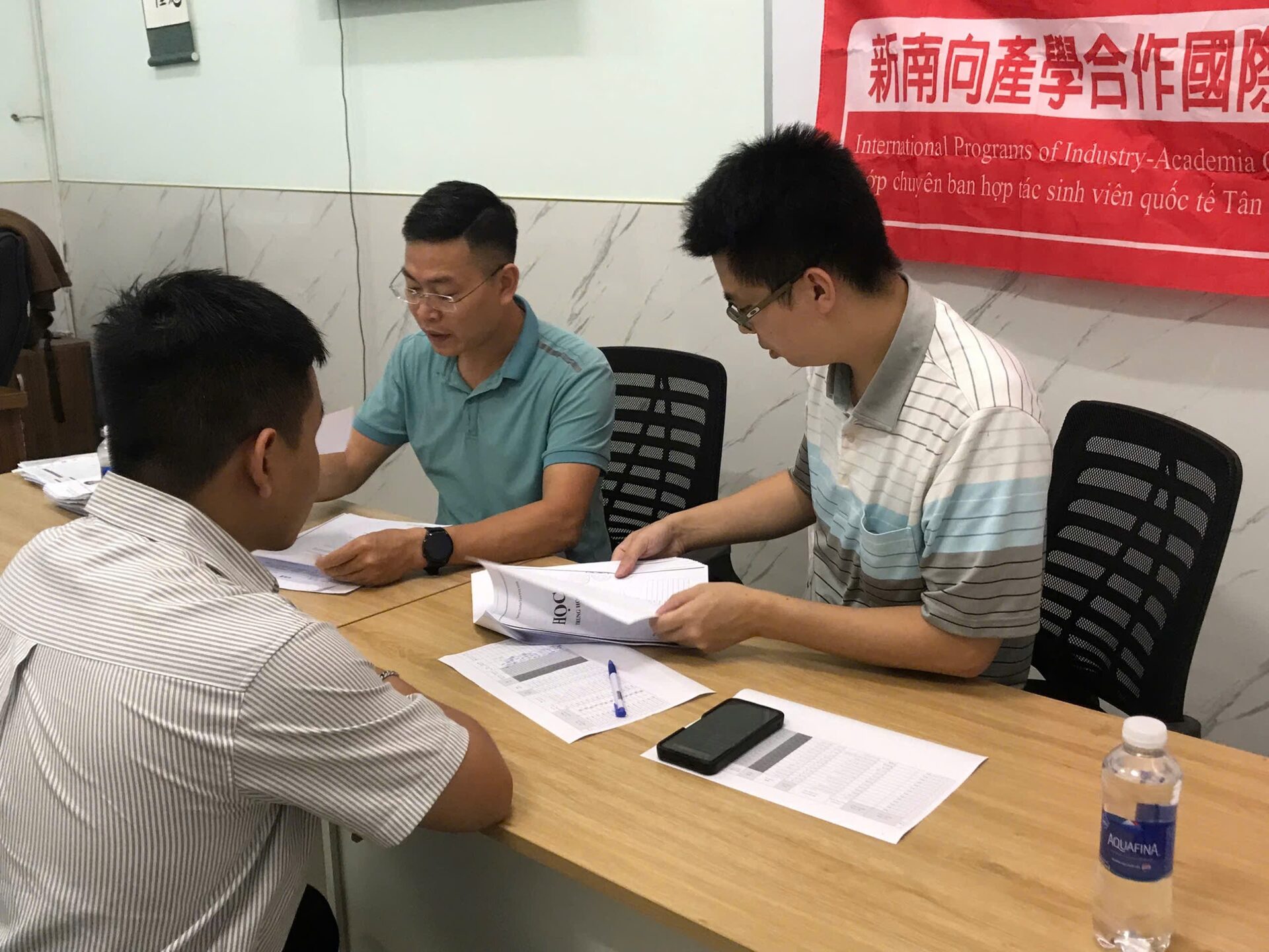 Phỏng vấn trước hội đồng tuyển sinh của trường Đài Loan