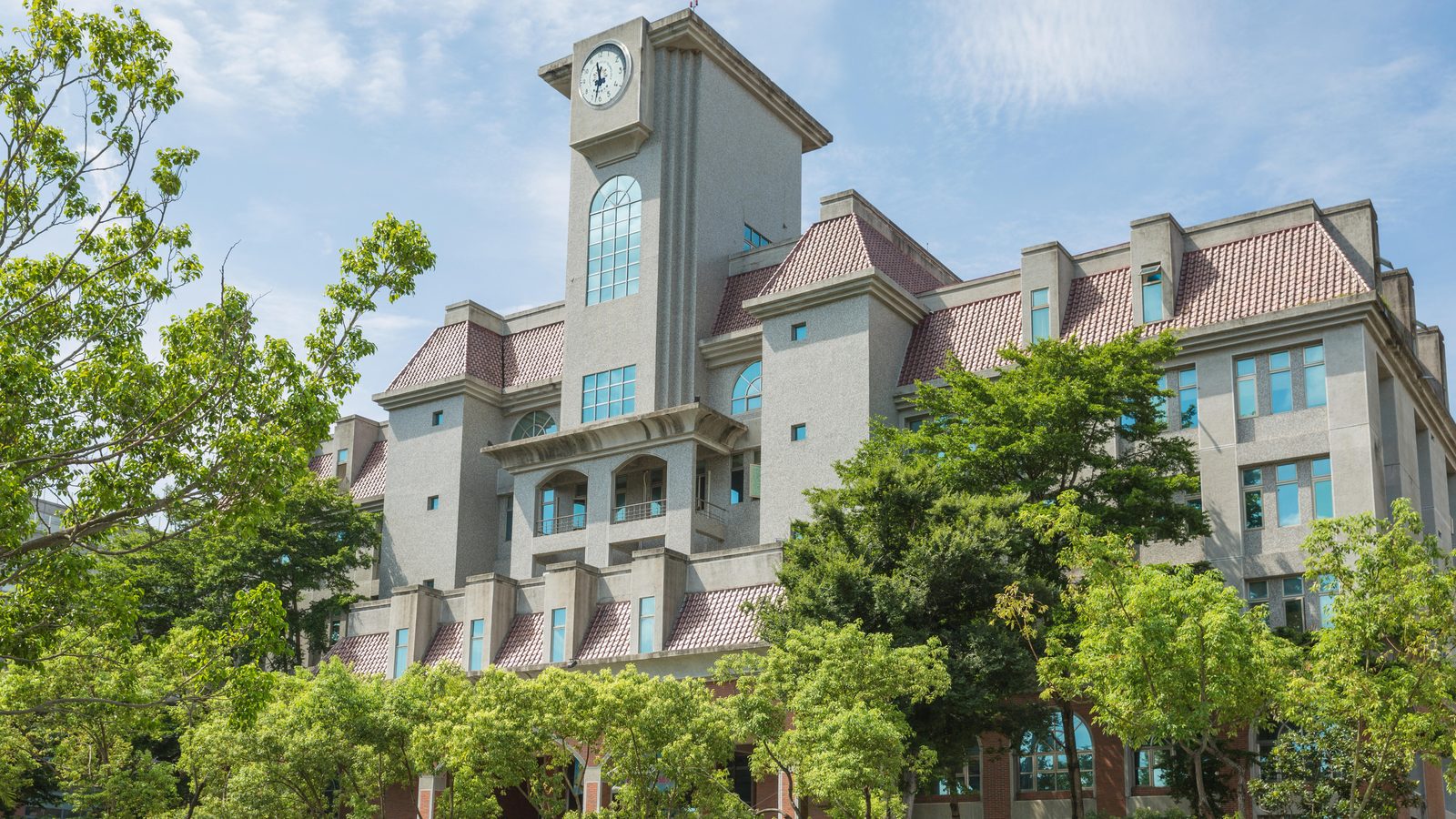 Một góc khuôn viên Trường Đại học Khoa học và Công nghệ Triều Dương hàng đầu