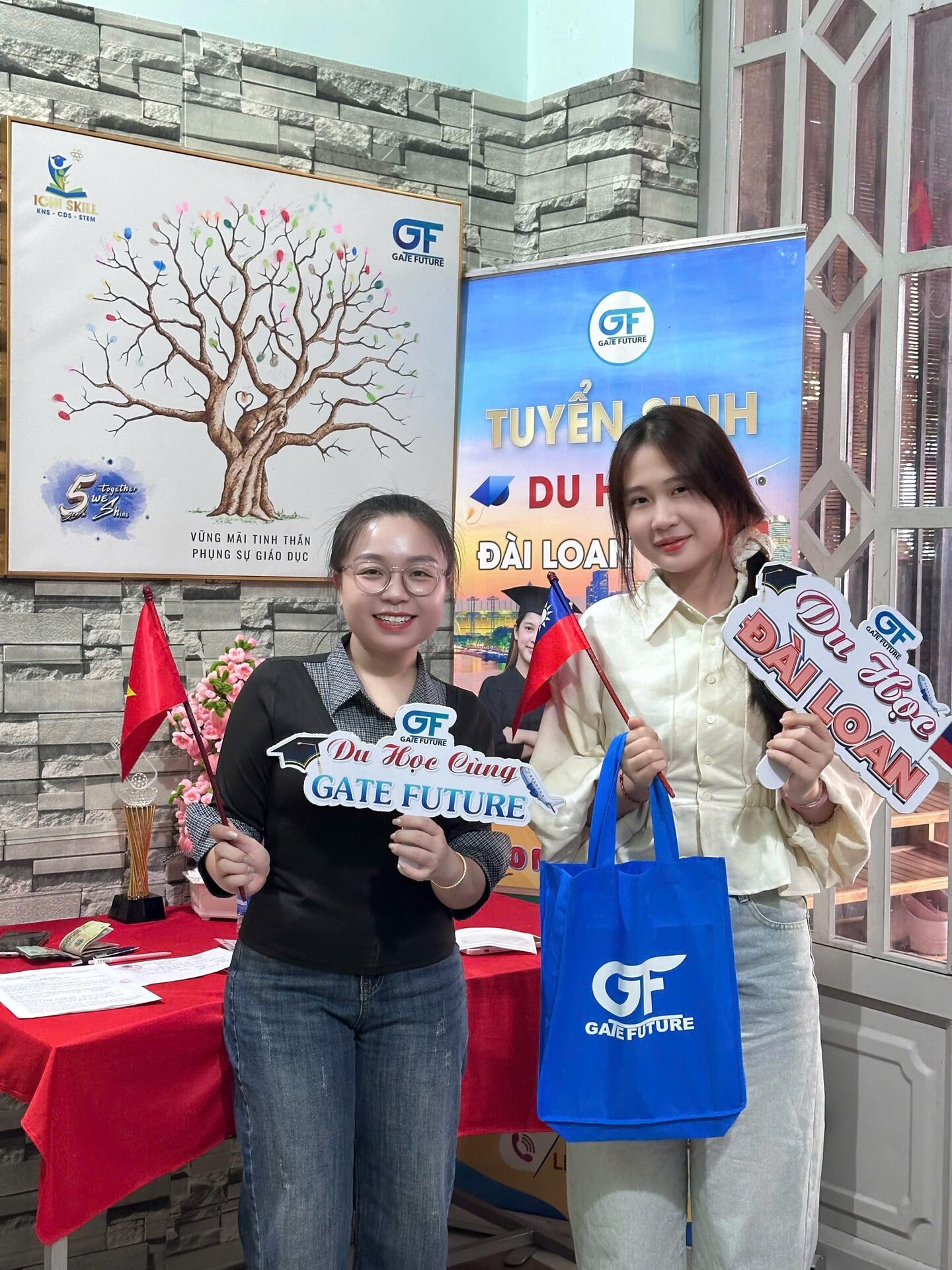 Gate Future tư vấn 1-1 và đồng hành cùng học viên du học