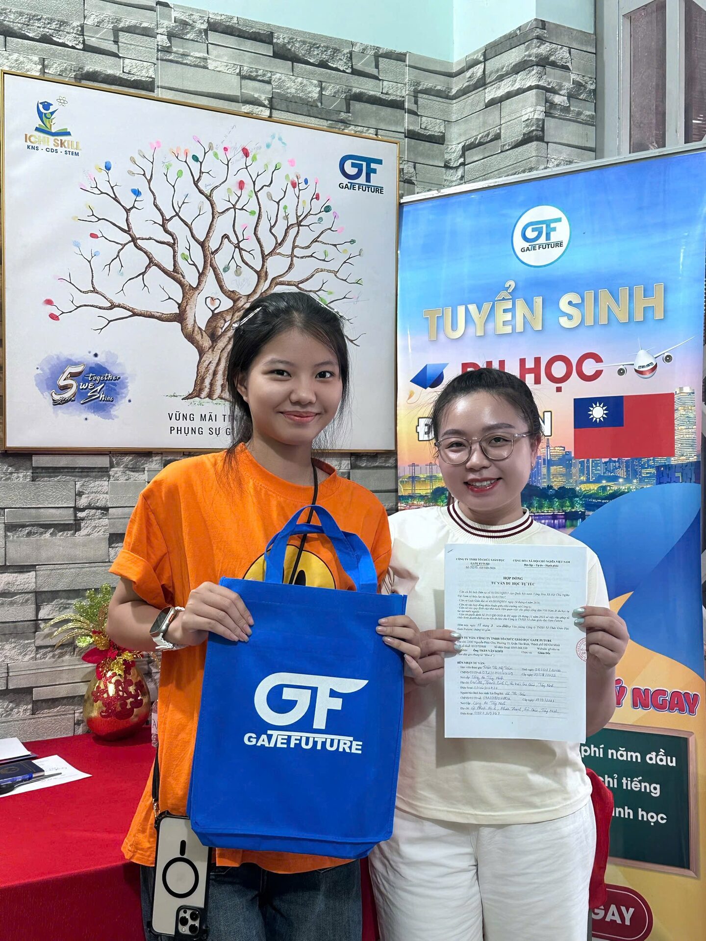 Học viên Gate Future bắt đầu hành trình du học, hoàn tất thủ tục cùng GF