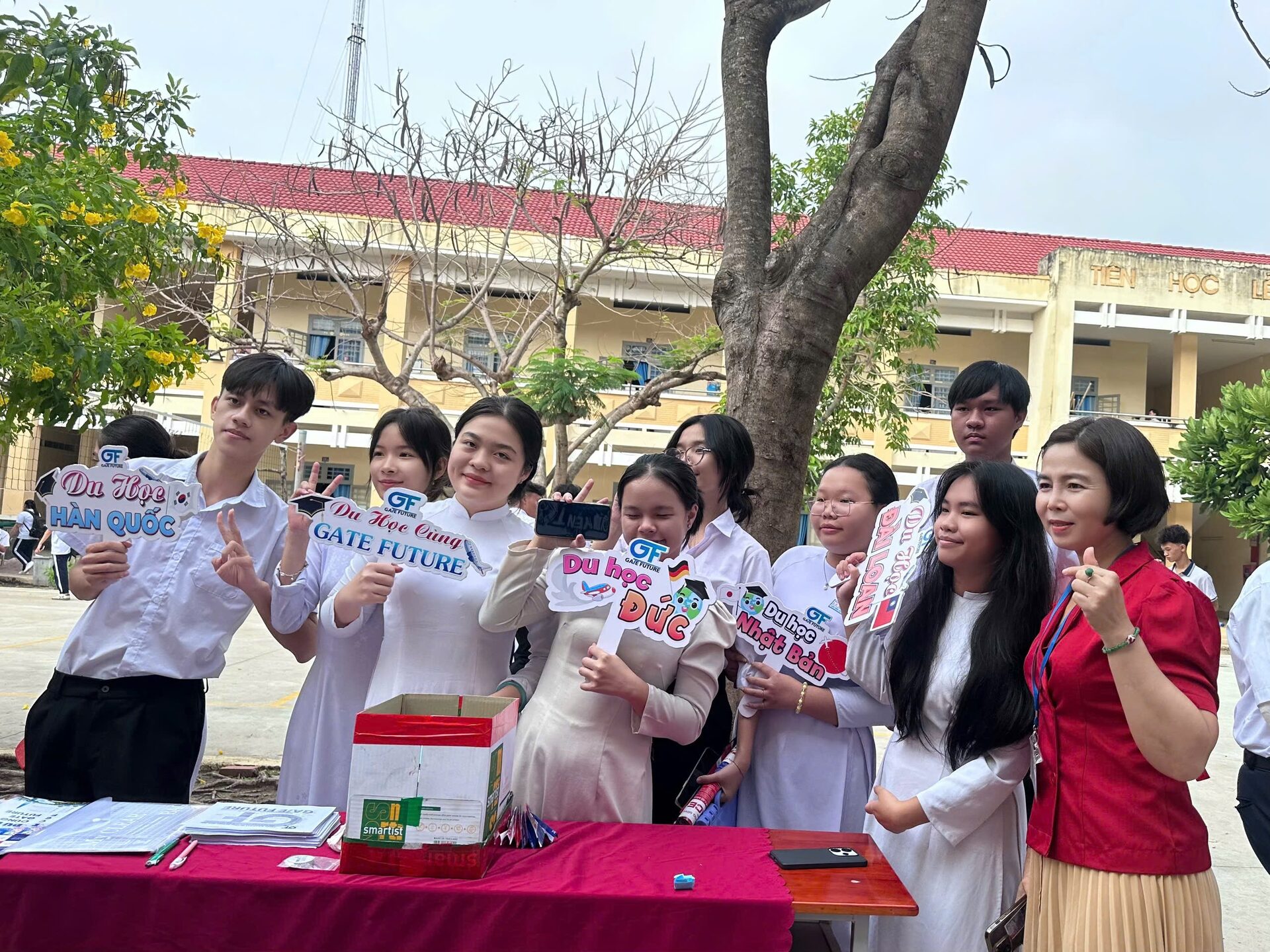 tu van tuyen sinh truong thpt 15 Học sinh THPT tìm hiểu các hệ du học Đài Loan cùng Gate Future